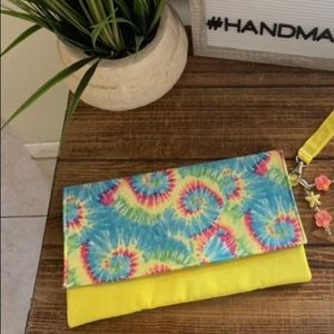 🌈Tie-dye clutch 🌈